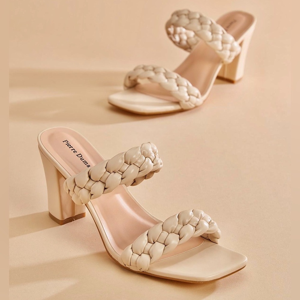 New In Box Pierre Dumas Ariana-4 Heels in Nude